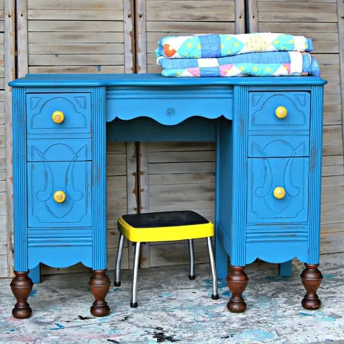 How To Wet Distress Painted Furniture