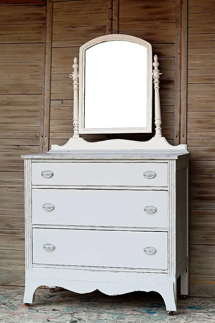 how to distress latex painted furntiure - dresser makeover