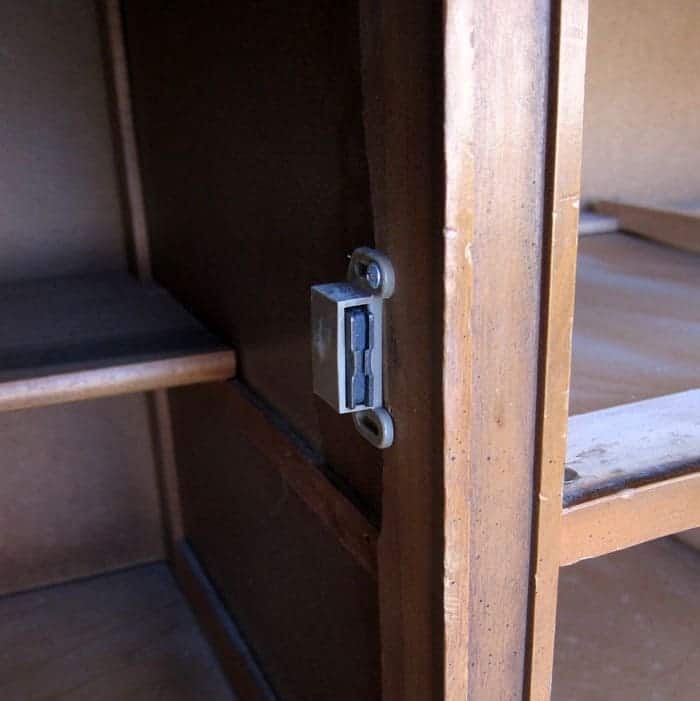 replacing magnet closures on cabinet doors furniture