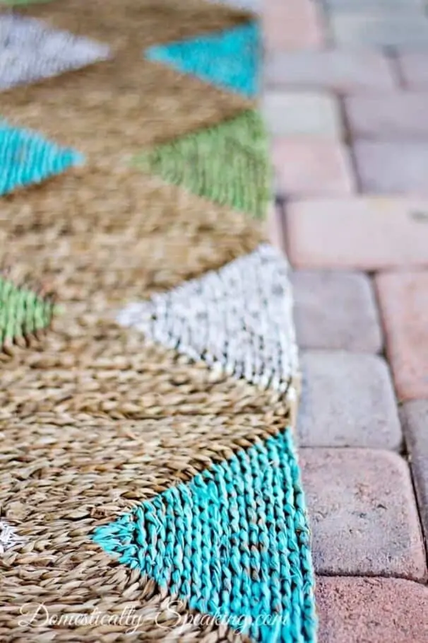 Diamond Rug by Domestically Speaking, 150 DIY Outdoor Decorating Ideas On A Budget