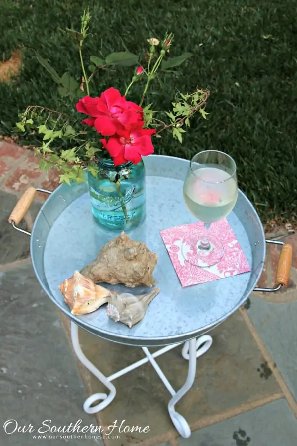 Small outdoor table from Our Southern Home, DIY Outdoor Decorating Ideas
