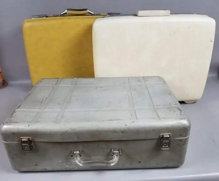 vintage luggage auction buys