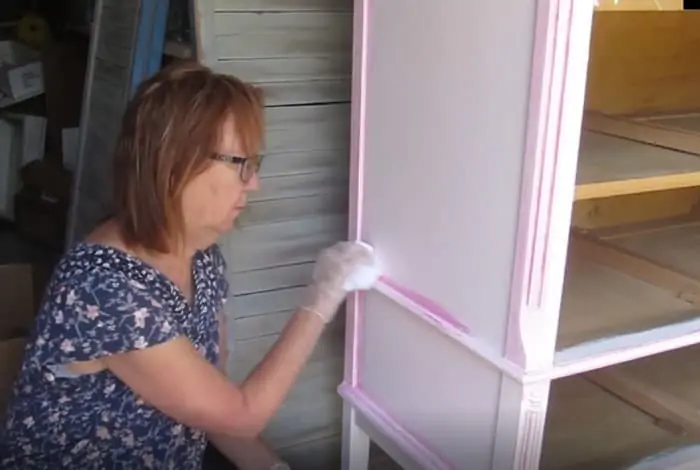 How to paint furniture details with oops latex paint