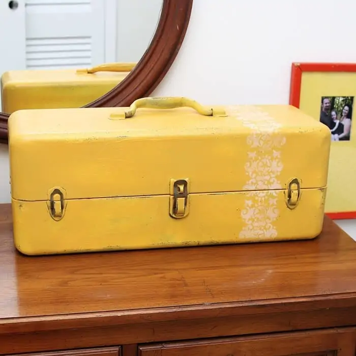 repurposed tool box makes a fancy jewelry box