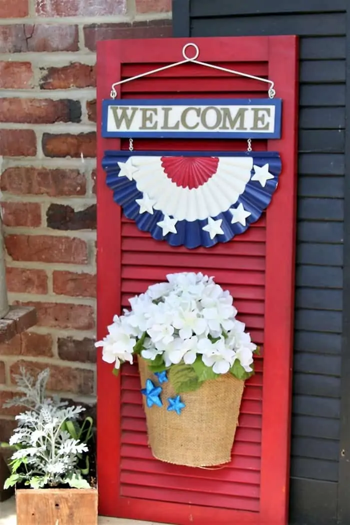 How to Make A Front Porch Welcome Shutter Sign For Summer Decorating