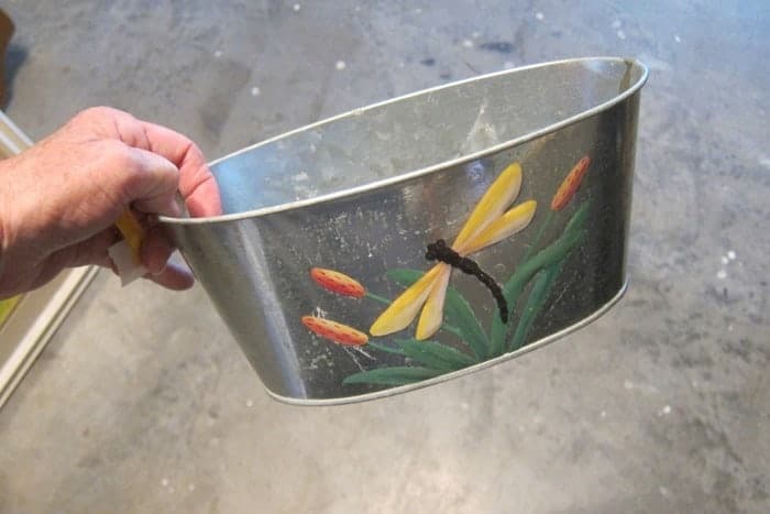 decorative tin from the auction