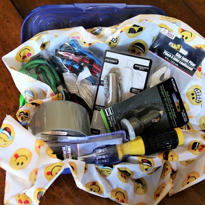 how to make a car care gift basket for guys from Dollar Tree items (2)