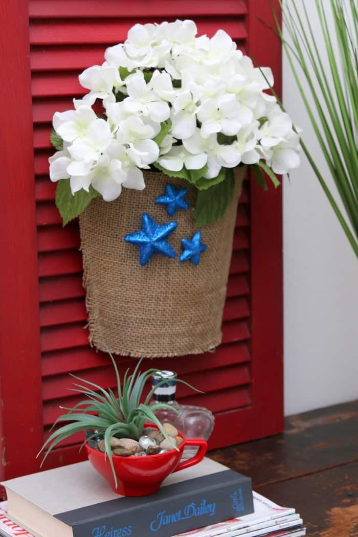 how to make a red white and blue patriotic shutter sign using an old shutter (10)