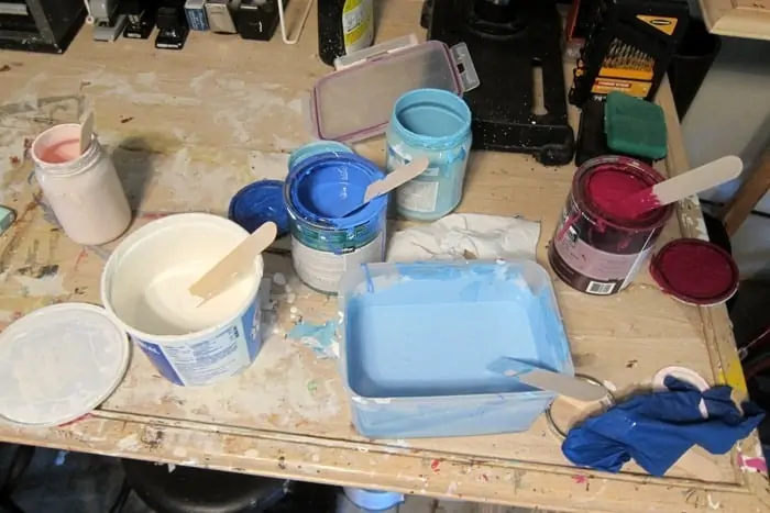 mixing paint colors to make custom latex paint color