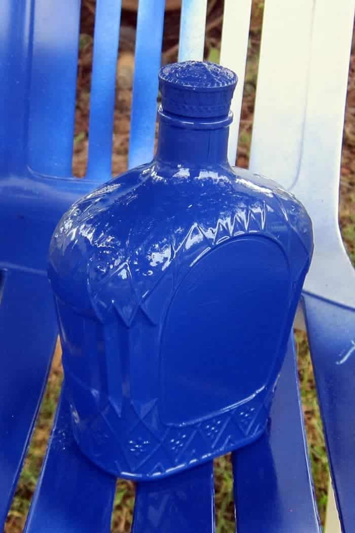 spray paint a glass bottle