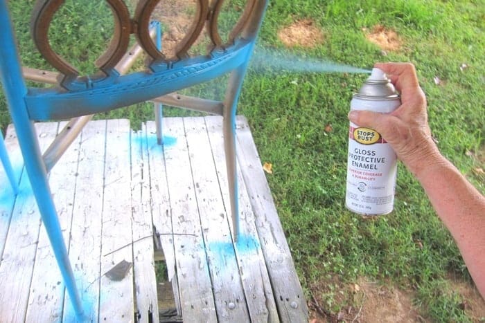 painting metal chairs with spray paint