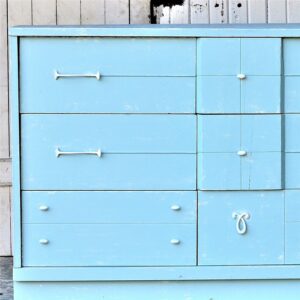 how to paint coastal style or beach style furniture