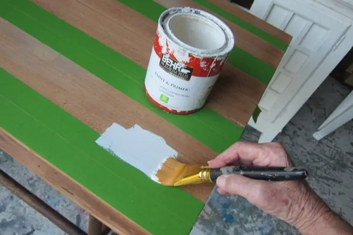 How to paint white stripes on a table top (17)