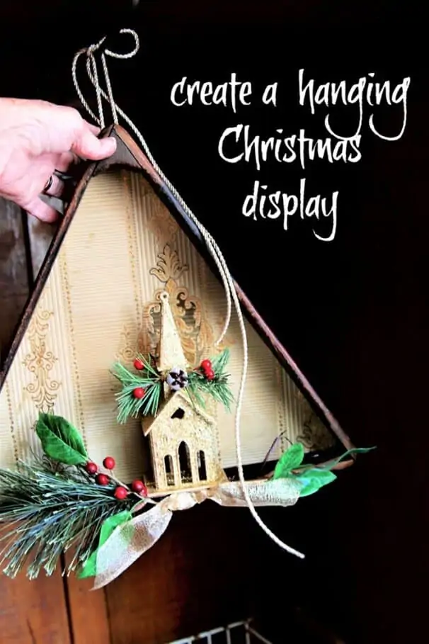 create a hanging Christmas display