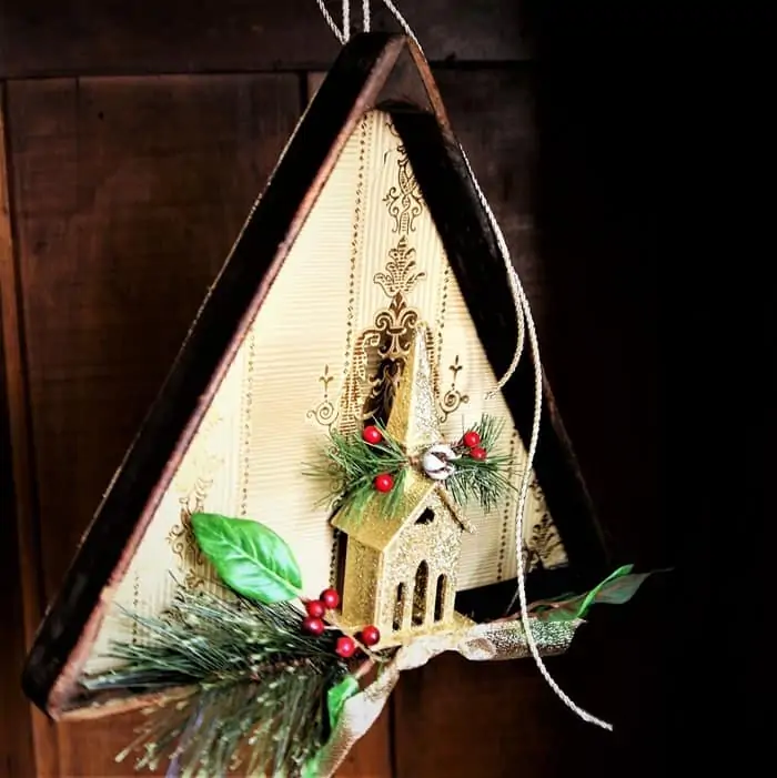 small vintage Christmas display made from a pool rack and old wallpaper (2)