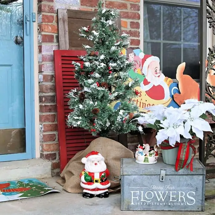 How to decorate a porch for Christmas