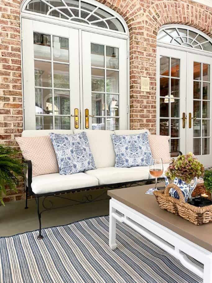 outdoor coffee table makeover