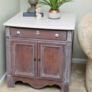 Quick way to lighten dark furniture: Whitewashing stained wood