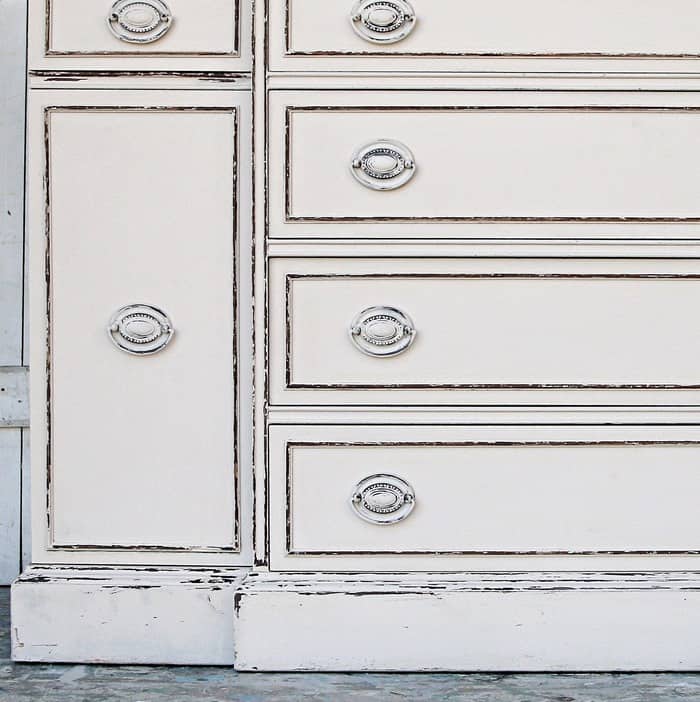 How To Distress Painted Furniture Using Clorox Wipes Petticoat Junktion