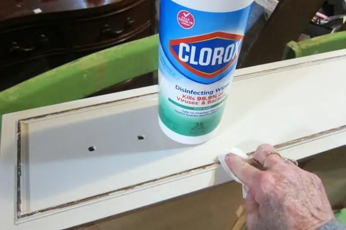 how to use Clorox wipes to distress painted furniture