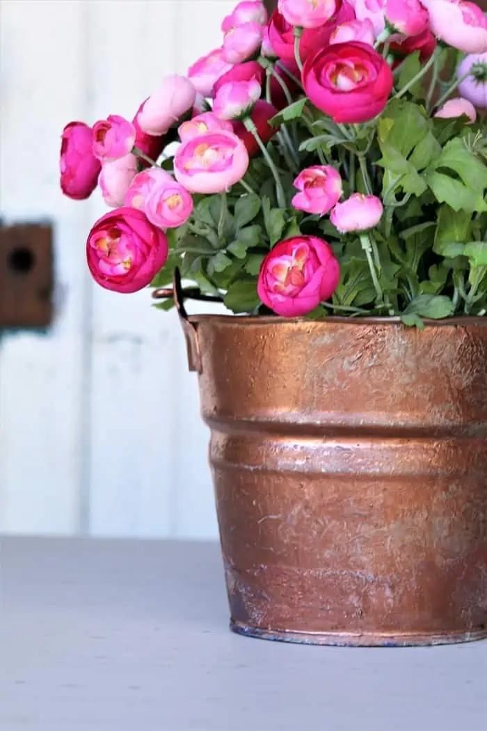 Spray Paint a Flower Pot - unOriginal Mom