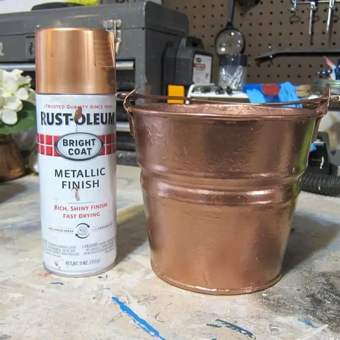 Rust-Oleum Metallic Copper Spray Paint can be used to paint metal