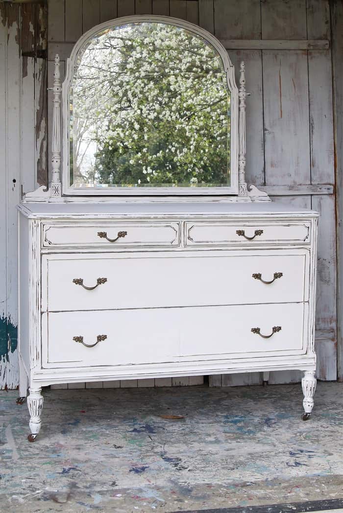 Paint An Old Dresser With Latex, White Distressed Dresser Diy