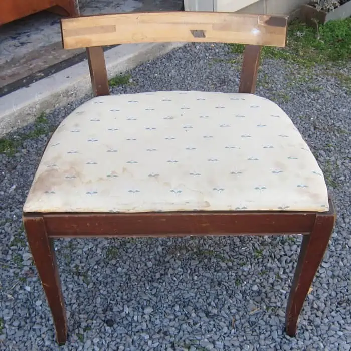 vintage vanity stool to makeover with paint and fabric