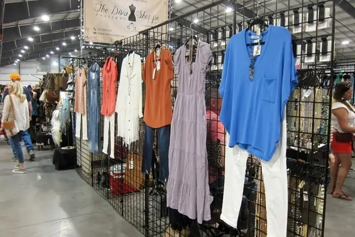 Nashville Flea Market 2022 Shopping Trip with Petticoat Junktion (23)