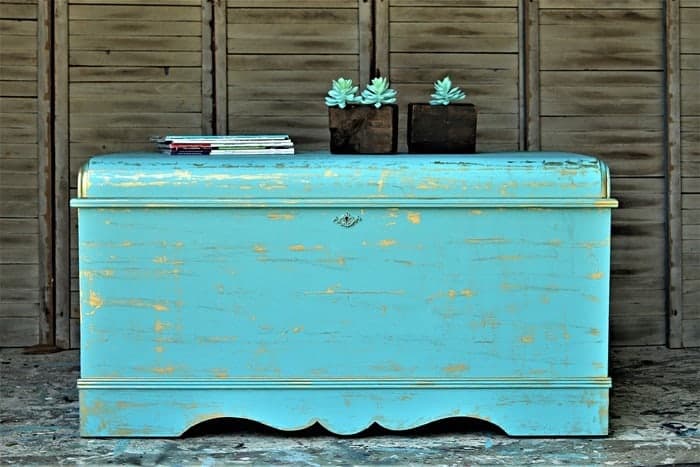 how to paint a cedar chest with metallic paint