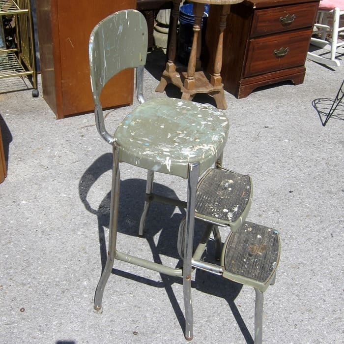 junk shopping in Kentucky with Petticoat Junktion (2)