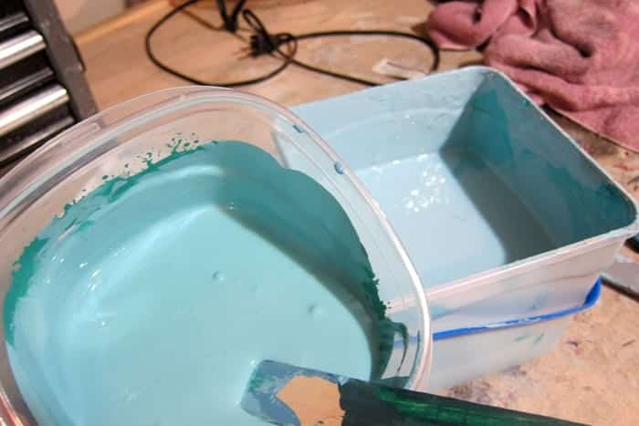mixing paints together to make custom paint color for furniture