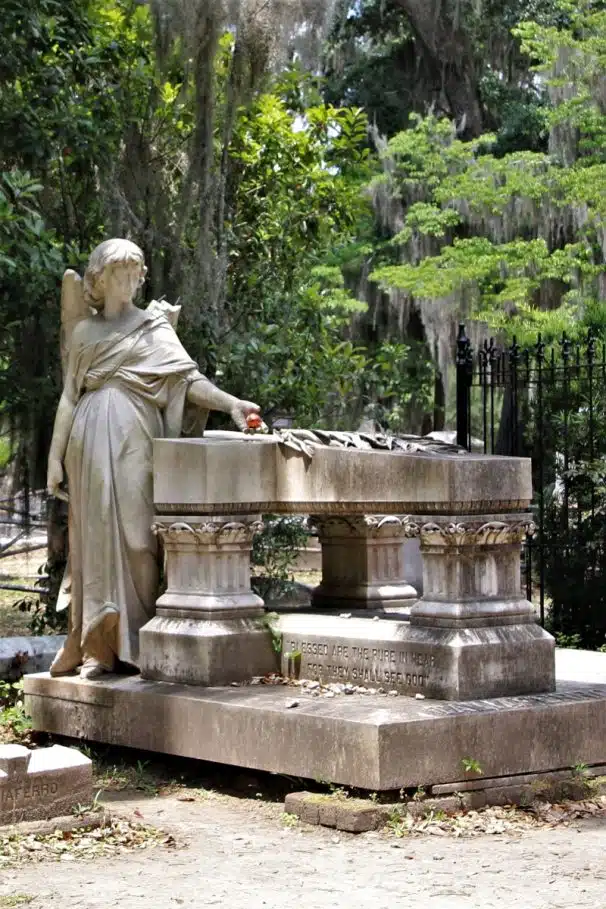 Statues and Gravestones at Bonaventure Cemetery in Savanah, Georgia