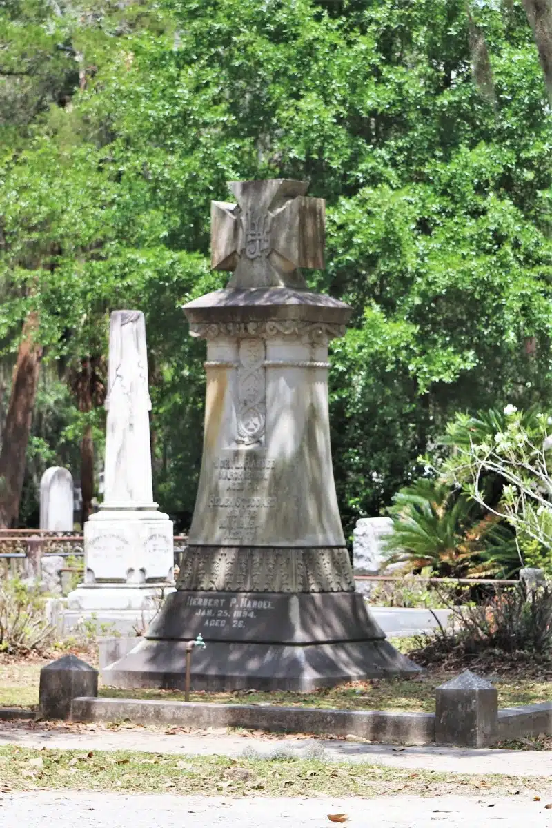 Statues and Gravestones at Bonaventure Cemetery