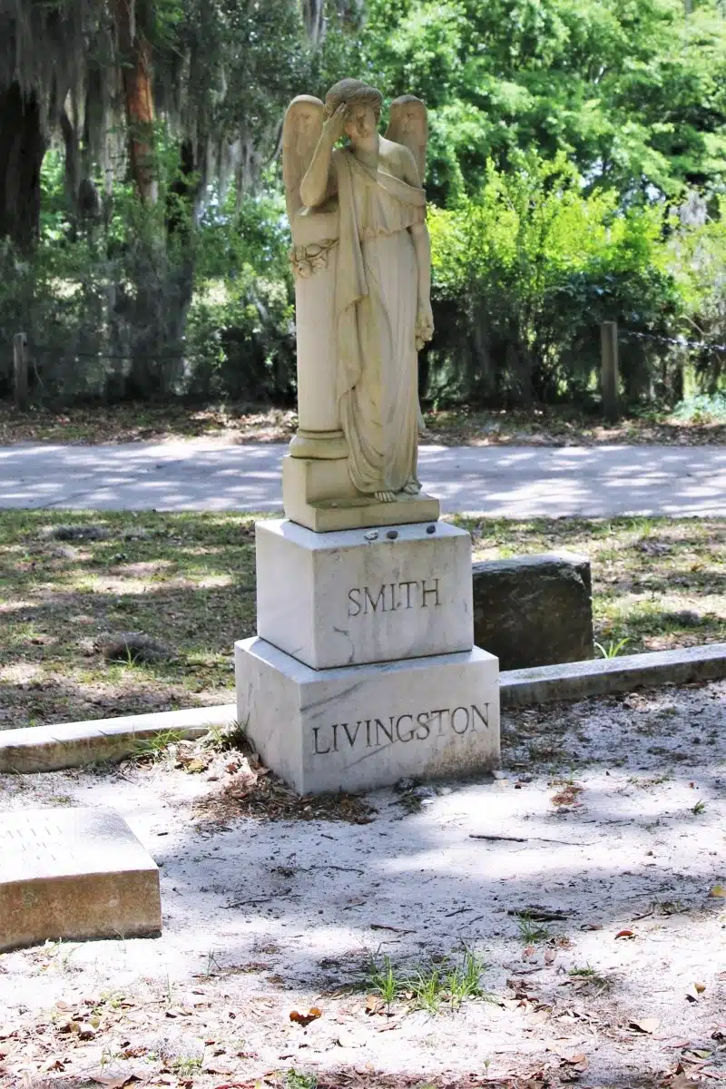 Statues and Gravestones at Bonaventure Cemetery in Savanah, Georgia (79)