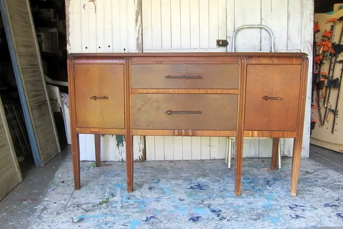 paint a vintage waterfall sideboard buffet with chock paint