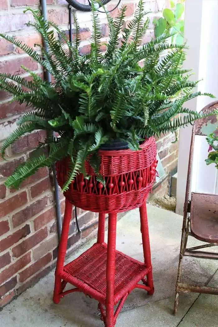 spray paint a wicker basket flower planter pot