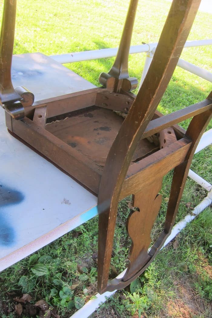 how to remove a dining room chair seat