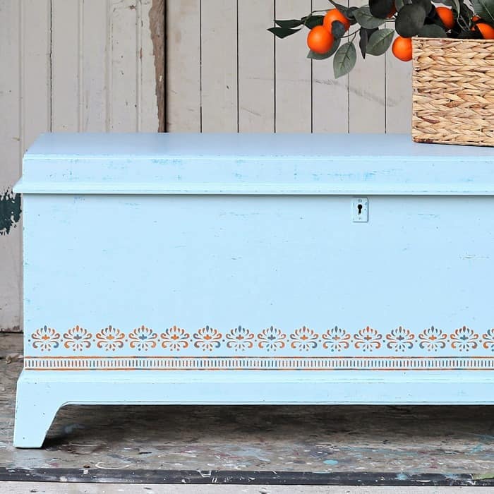 how to paint a cedar chest and stencil a design