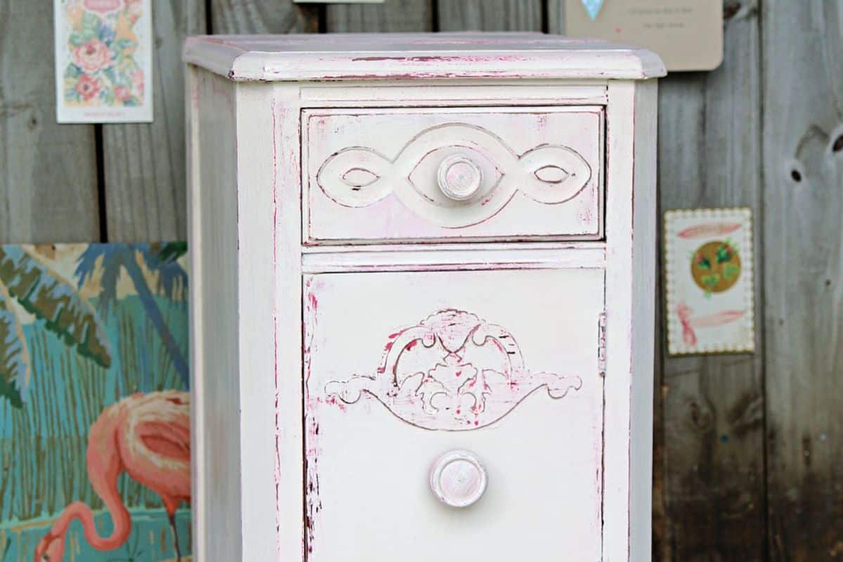 how to layer paint using the Vaseline Petroleum Jelly Distress Technique