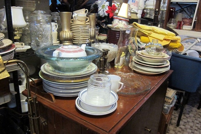 Junk shopping trip by Petticoat Junktion at Butlers Antiques in Hopkinsville Kentucky (12)