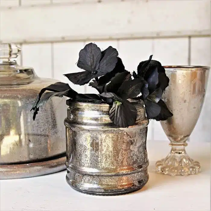 How to Create a Faux Antique Brass Finish With Paint