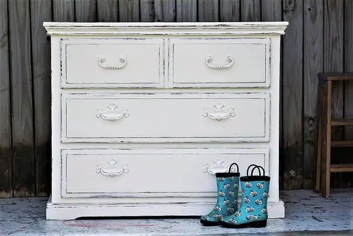How to make white furniture look distressed and naturally worn 