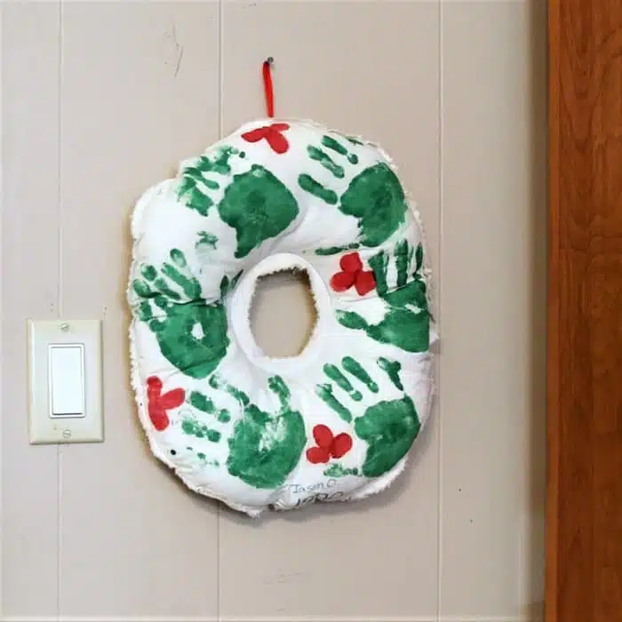 handprint Christmas wreath (2)