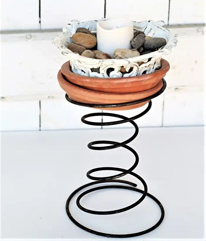 how to upcycle old bed springs and light fixture parts into home decor (2)