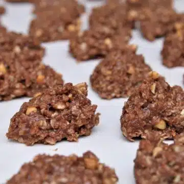 how to make no bake cookies with peanut butter and chocolate
