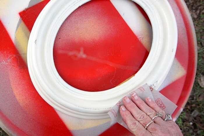 spray paint an antique picture frame