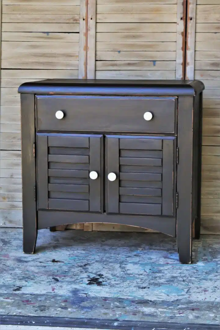 How to paint furniture black