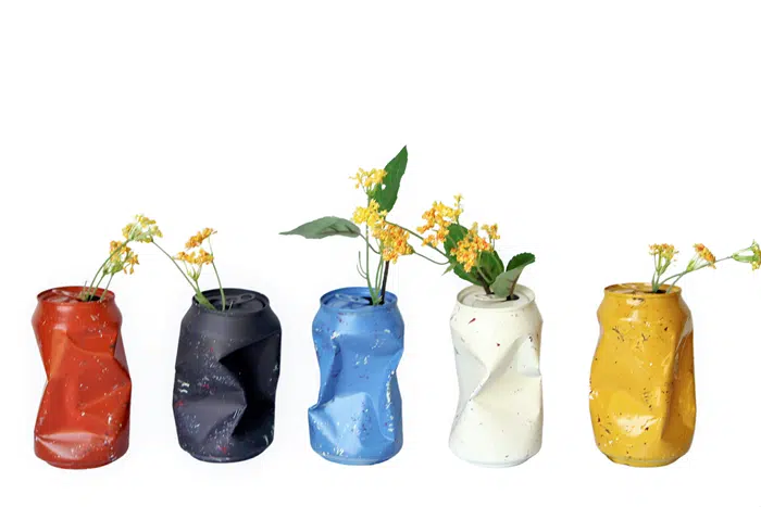 how to make soda can vases or beer can vases using spray paint