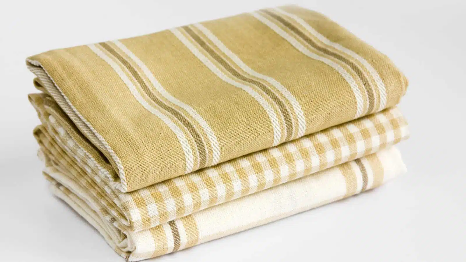 Kitchen towels in three colors